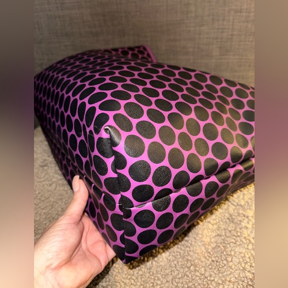 Michael ๐ Kors Saffiano Leather Tote - Picture 6 of 10